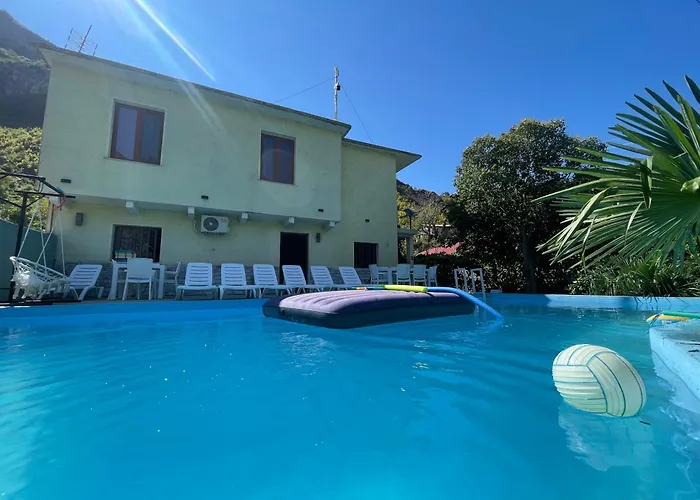 Pensión Domus Komanesse - 4*
